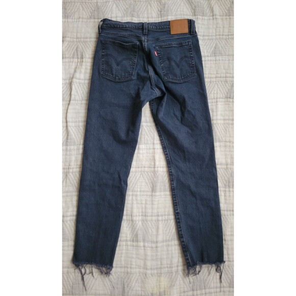 Levi's wedgie straight 28 EUC - Picture 3 of 4